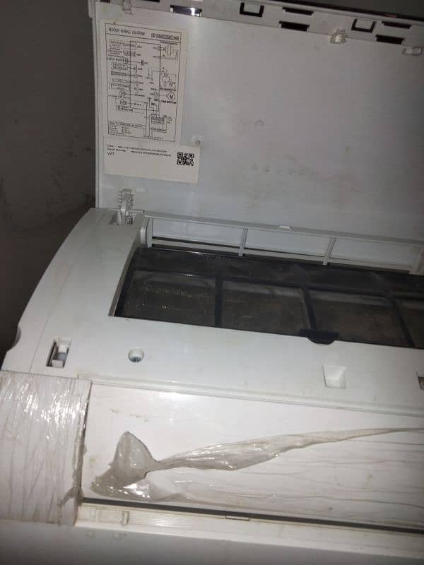 Haier DC inverter AC 1 TON 2 months used urgent sale 5