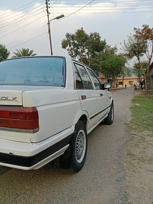 Nissan Sunny 1989 3