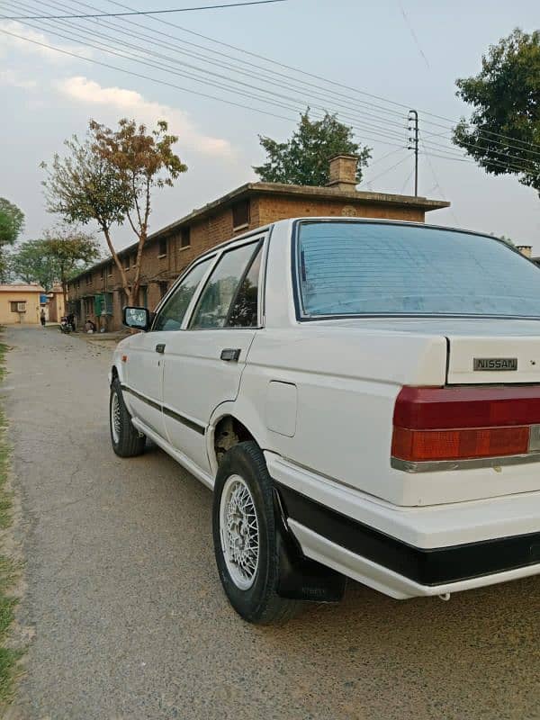 Nissan Sunny 1989 4