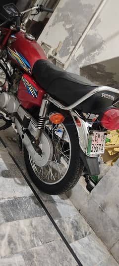 Honda CG 125 2018 model.