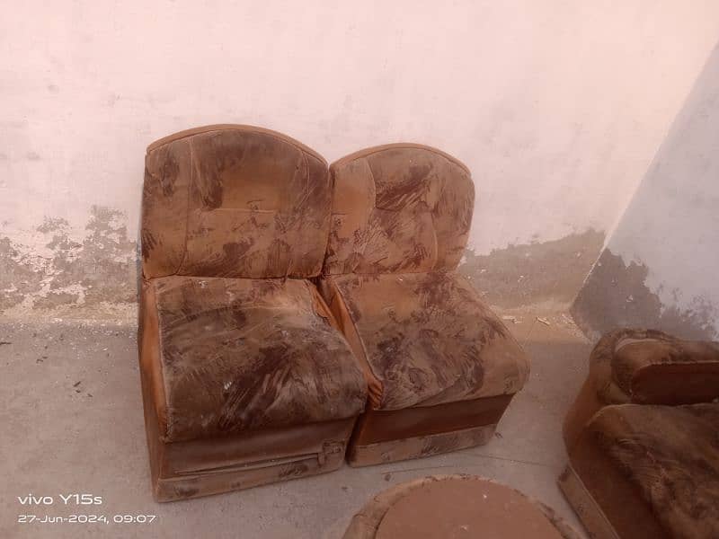 Sofa Set Without Poshish. . . 3