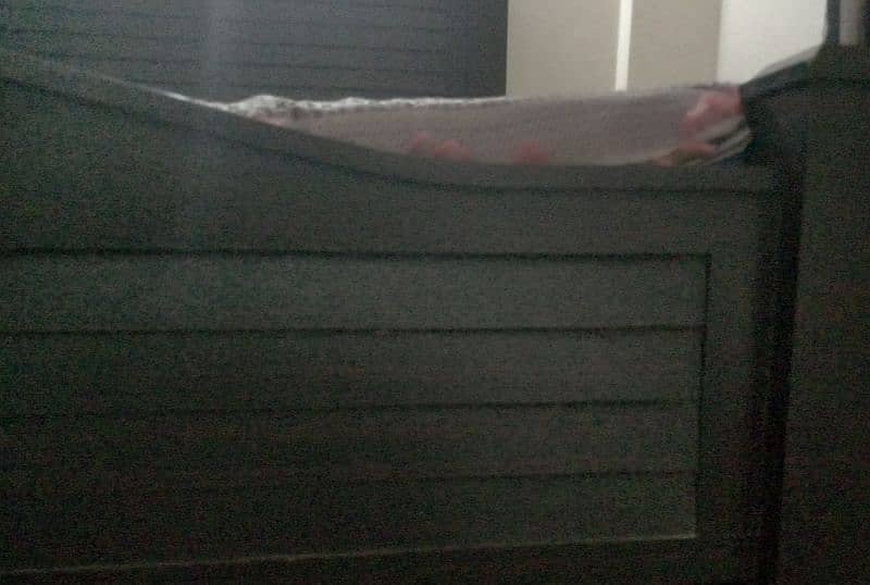 king bed 6 ft 6.30 ft wooden with mattress for sale 2