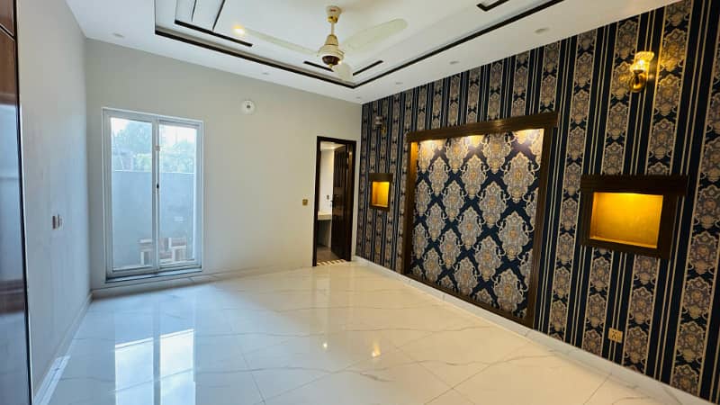 10 Marla Luxury Brand New House In Bahria Town For Sale 4