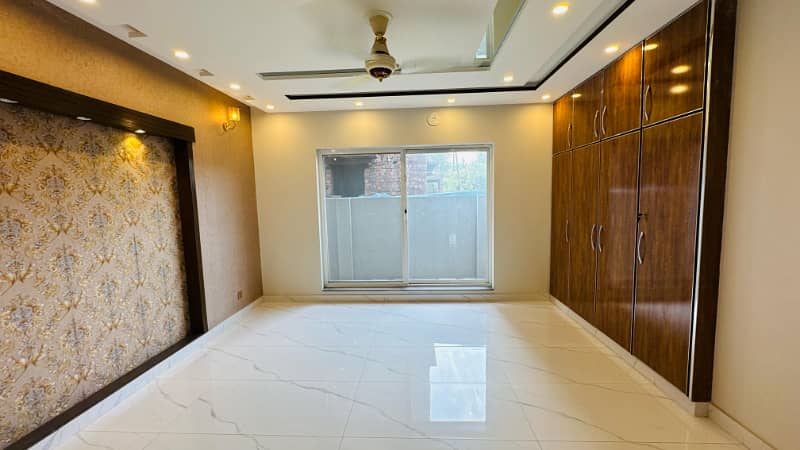 10 Marla Luxury Brand New House In Bahria Town For Sale 5