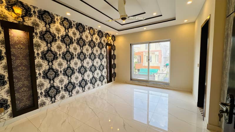 10 Marla Luxury Brand New House In Bahria Town For Sale 13