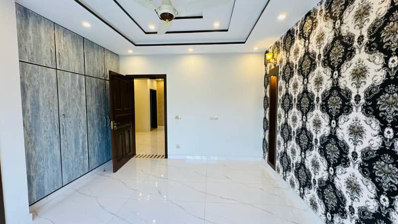 10 Marla Luxury Brand New House In Bahria Town For Sale 21