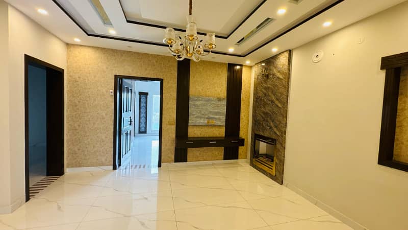 10 Marla Luxury Brand New House In Bahria Town For Sale 23