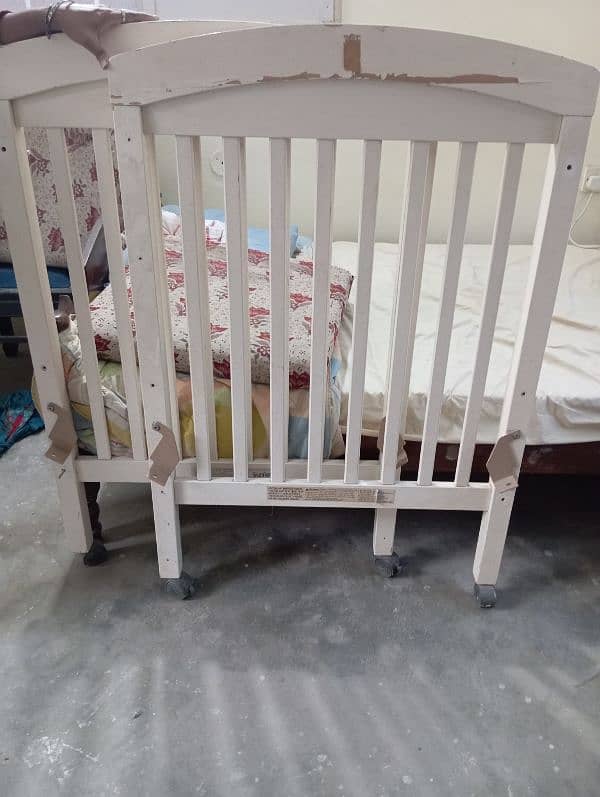 baby cot Mother care brand 1