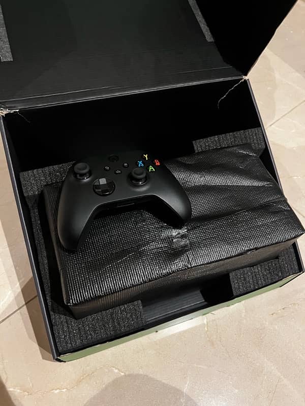 Xbox Series X 1TB 2