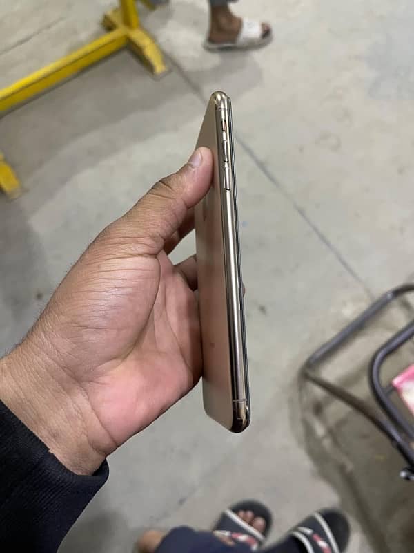 IPHONE XS MAX 1