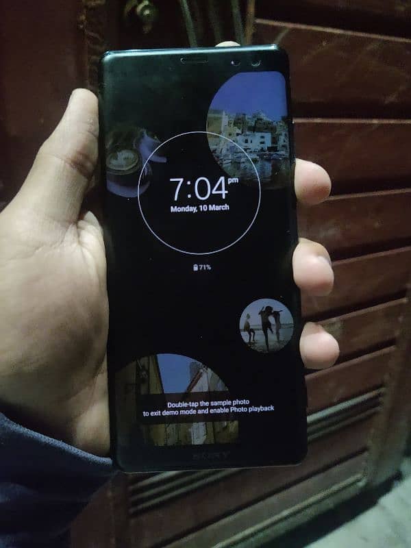 Sony Xperia Zx3 1