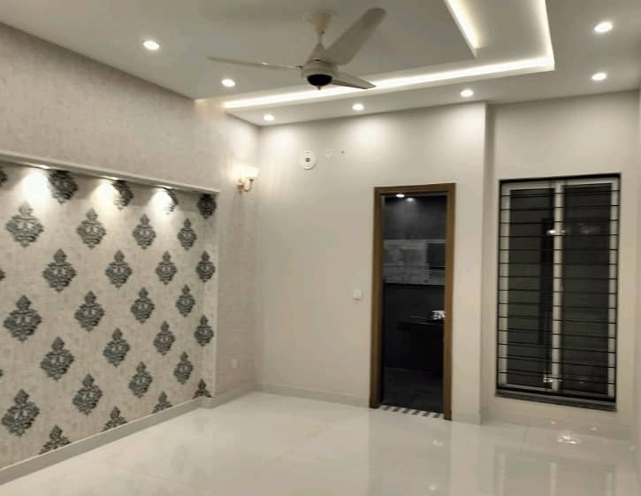 5 Marla House For Rent In Bahria Town - Sector C Lahore 2