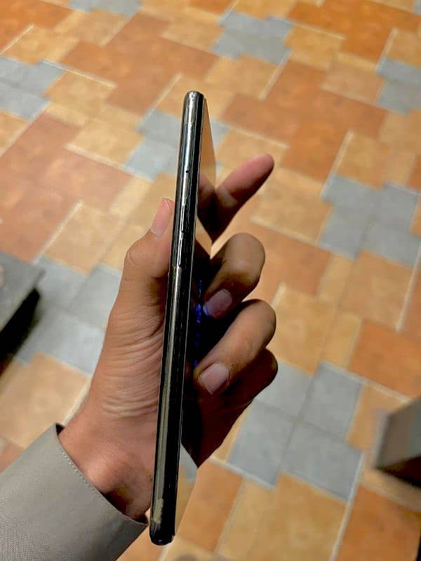 oppo f19 pro with box and charger 3