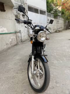 Suzuki gs 150 se 2022