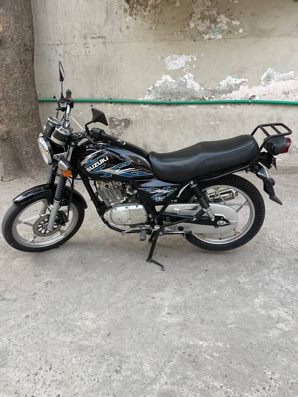 Suzuki gs 150 se 2022 3