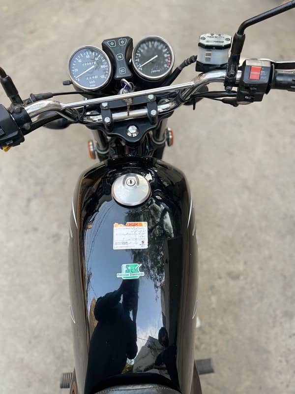 Suzuki gs 150 se 2022 4