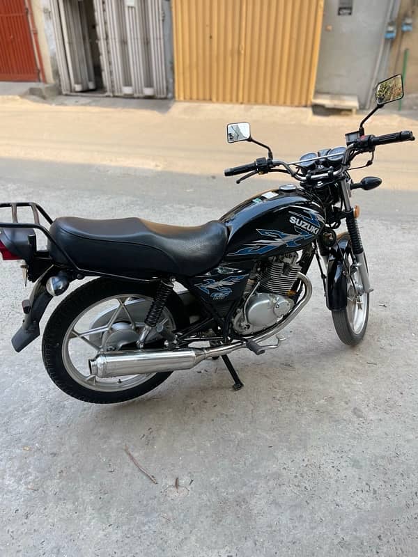 Suzuki gs 150 se 2022 6