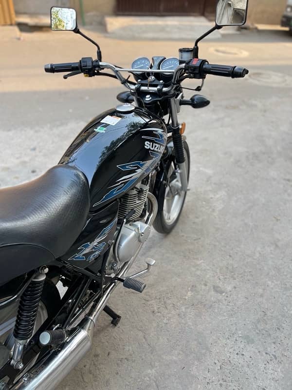 Suzuki gs 150 se 2022 7