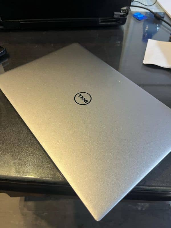 Dell XPS 13 – 16GB RAM, 256GB SSD 1