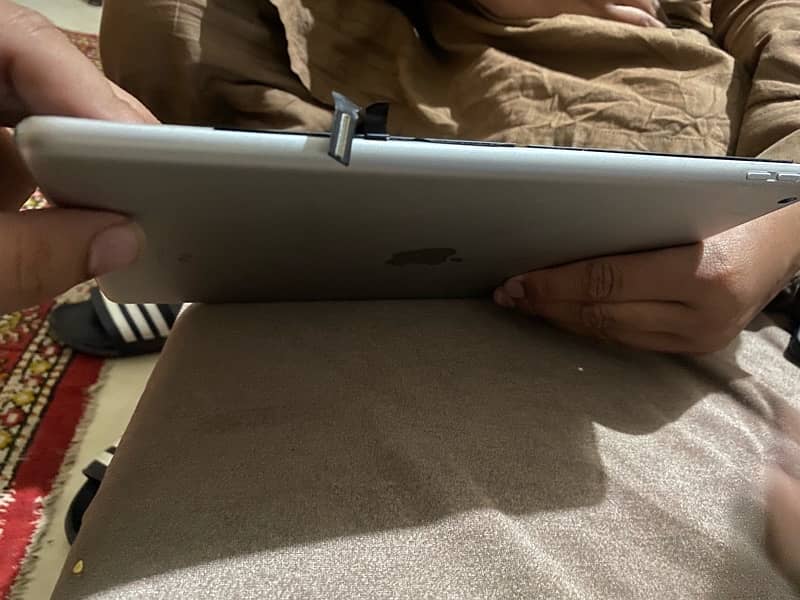 ipad 9 generation 64 gb panel broken 0