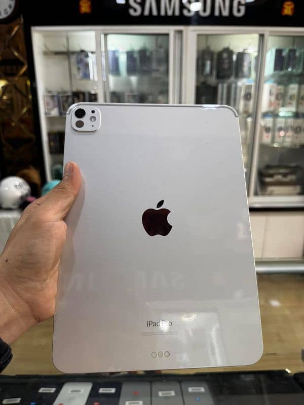 iPad Pro M4- 256 GB -0347-7469925 contact my WhatsApp 1