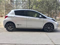 Toyota Vitz 2015 / 2018 4 Grade Excellent Condition