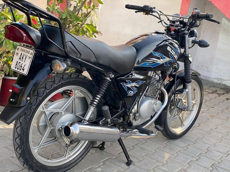 Suzuki GS SE 150cc 3