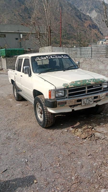 exchange possible  with car Toyota Hilux 1986 3