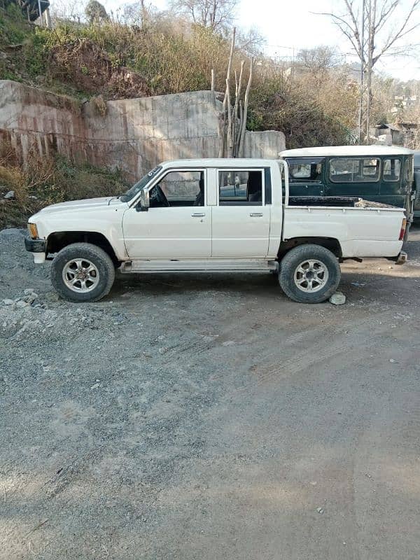 exchange possible  with car Toyota Hilux 1986 4