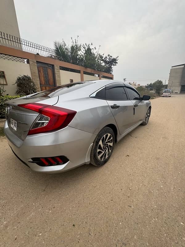 Honda Civic VTi 2016 4