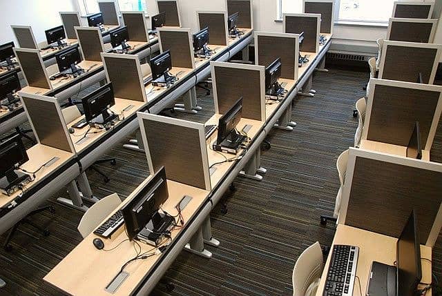 Furnished 70 seater call center,Office,Hall for rent 7