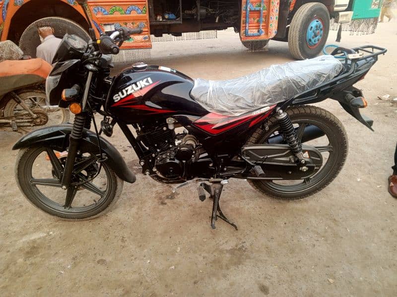 Suzuki GR-150 model 2022 brand new condition 09/10 3