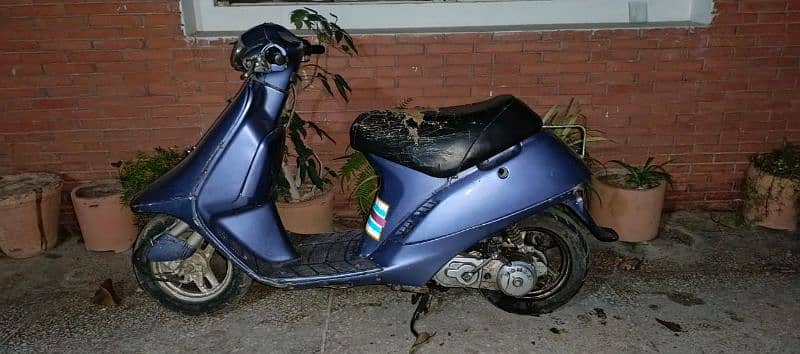 Honda Scooty in purple color for sale on an urgent basis. 0