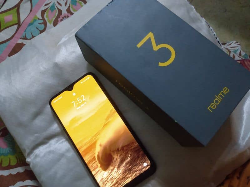 Realme 3 4