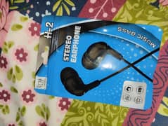 Affordable Handsfree | Clear Sound & Comfortable Fit – Only Rs. 200!