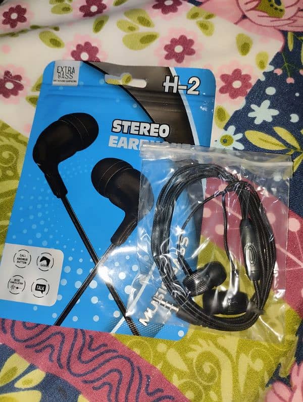 Affordable Handsfree | Clear Sound & Comfortable Fit – Only Rs. 200! 2