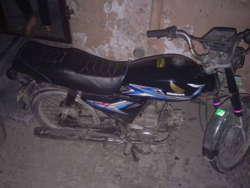 hunter bike hai 2011 model hai tanki tapa new Hain 1