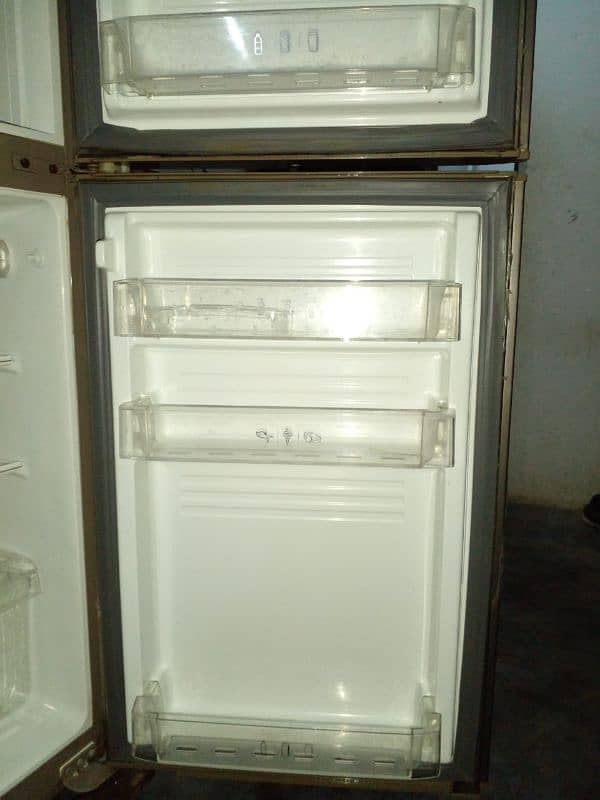 Gently used refrigerator for sale, Great condition! 1