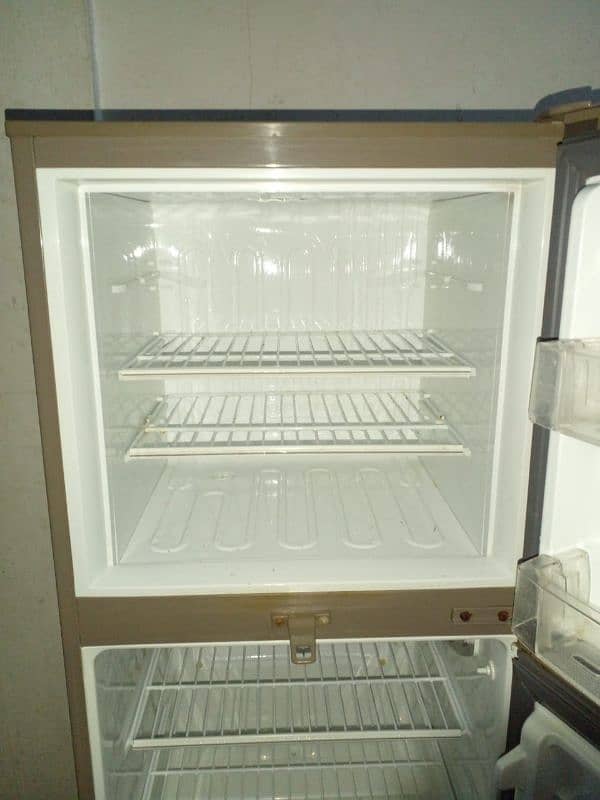 Gently used refrigerator for sale, Great condition! 3