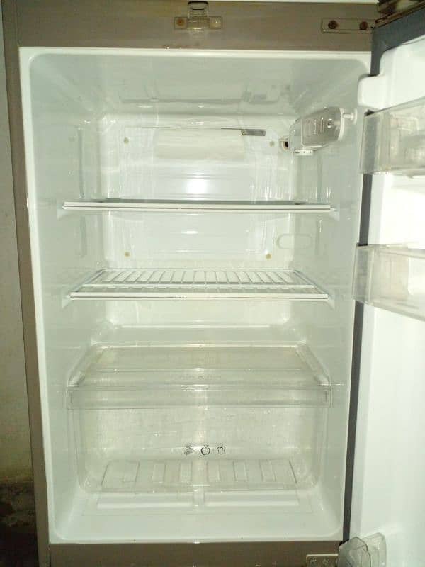 Gently used refrigerator for sale, Great condition! 5