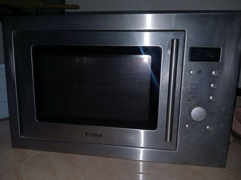 Fotile Microwave full size with 5