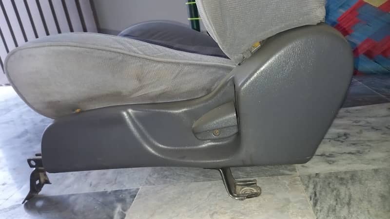 toyota surf 1996 complete seat set 13