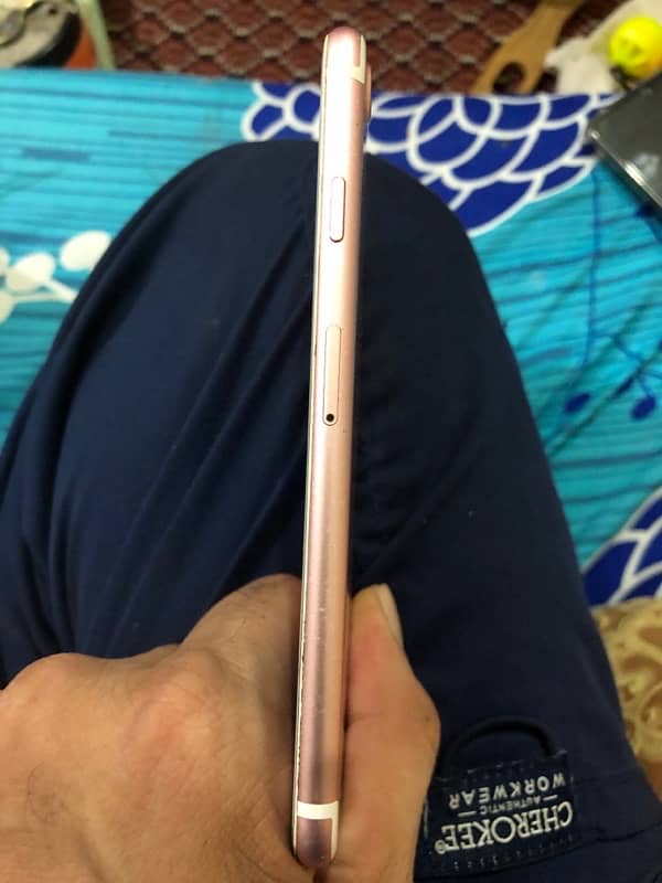 iPhone 7 used PTA APPROVED red gold for sale 4