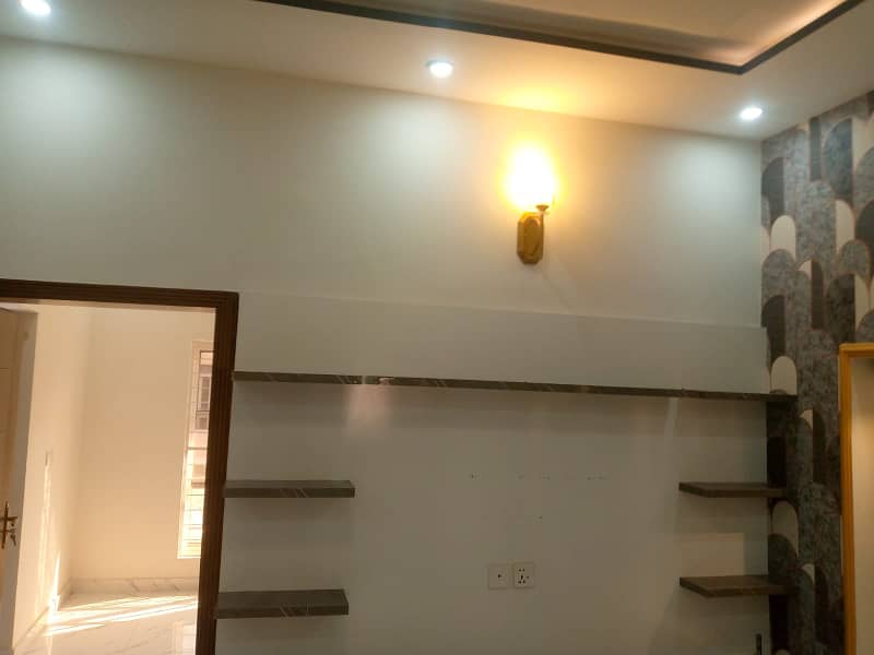 8 MARLA LOWWR PORTION (UPPER LOCKED) AVAILABLE FOR RENT IN VALENCIA TOWN LAHORE 0