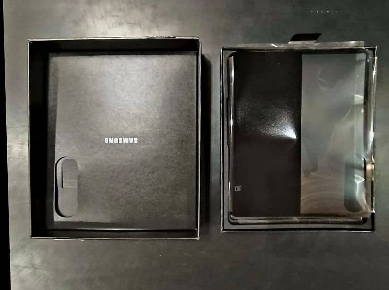 Samsung Galaxy Z Fold 4 in Brand New Condition 11