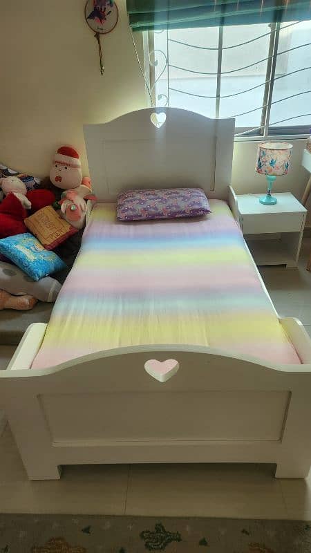 Dreamy kids heart bed 2