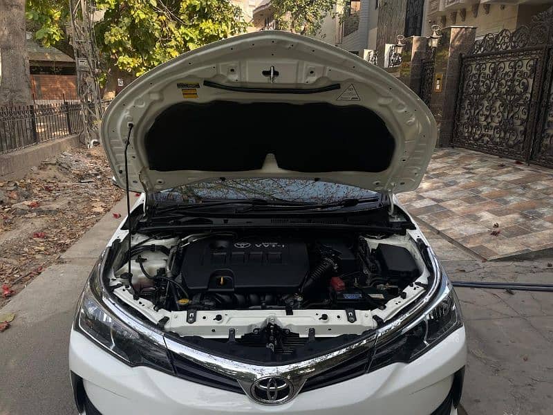 Toyota Corolla Altis 1.6 Automatic 2018 12