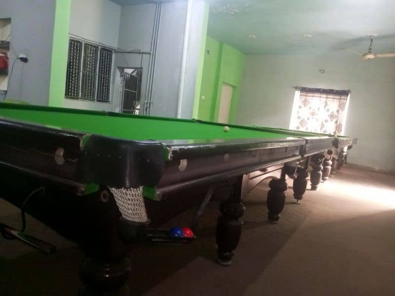 urgent sale achi condition 12×6 snooker tables 1