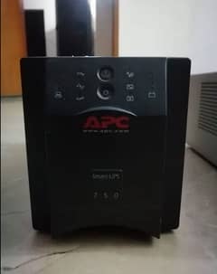 3 APC UPS