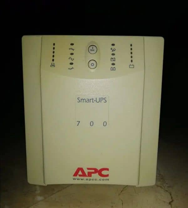 3 APC UPS 1